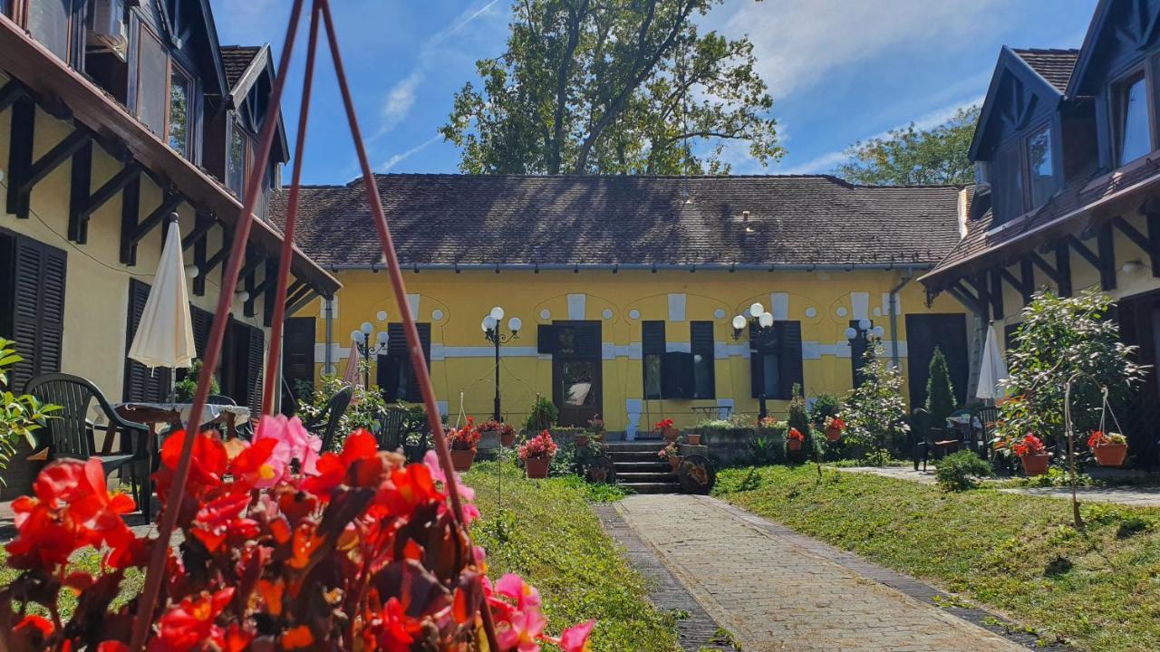 Harmonia Apartmanhaz Balatonlelle Exterior photo